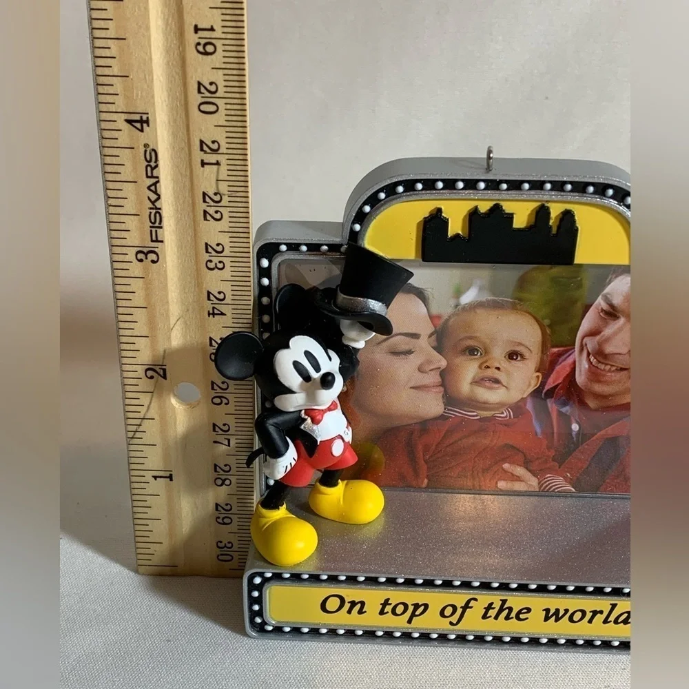 Hallmark Keepsake Ornament 2021 Disney Mickey Mouse 👣/On Top of the World Frame